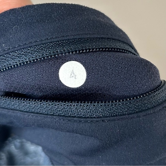 Lululemon Run Times Short 4way Stretch Sashico Star Inkwell Ghost Blue Size 4 - Picture 6 of 7